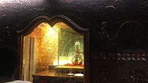 Ruwanwelisaya The 80-year-old Chuda Manikya (Crest Gem)

